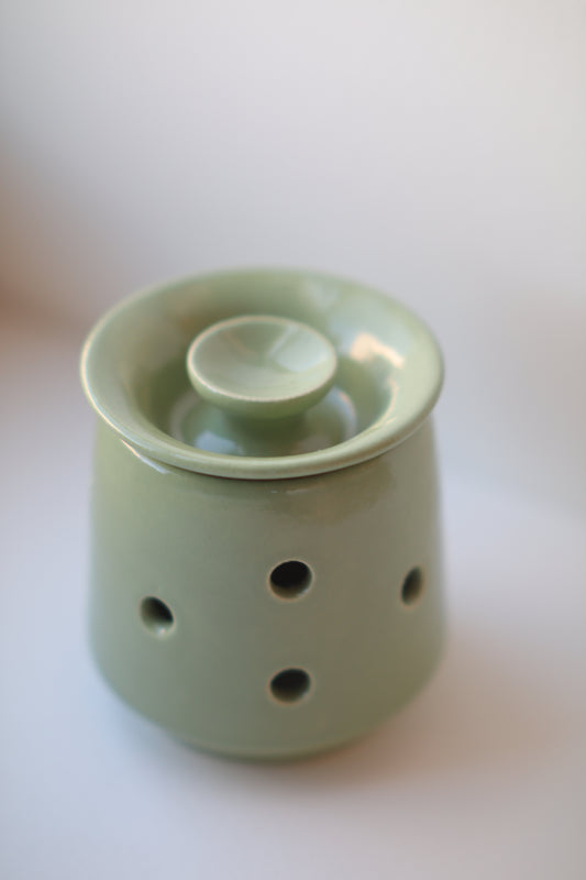 Sage Garlic Keeper